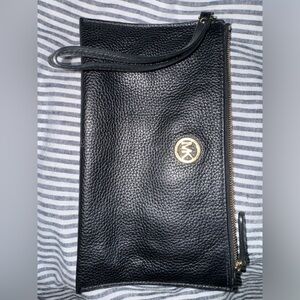 Michael by Michael Kors wristlet used